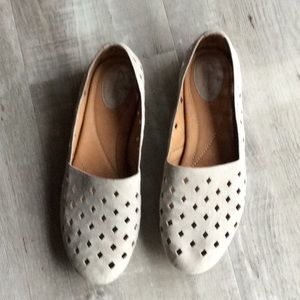 Women’s Clark flats